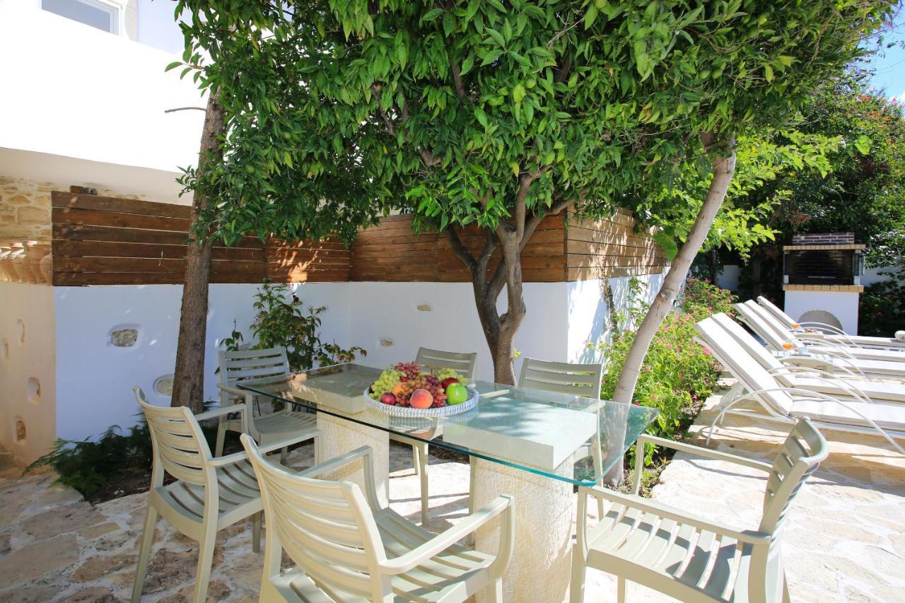 Villa Oasis Kamilári Exterior foto