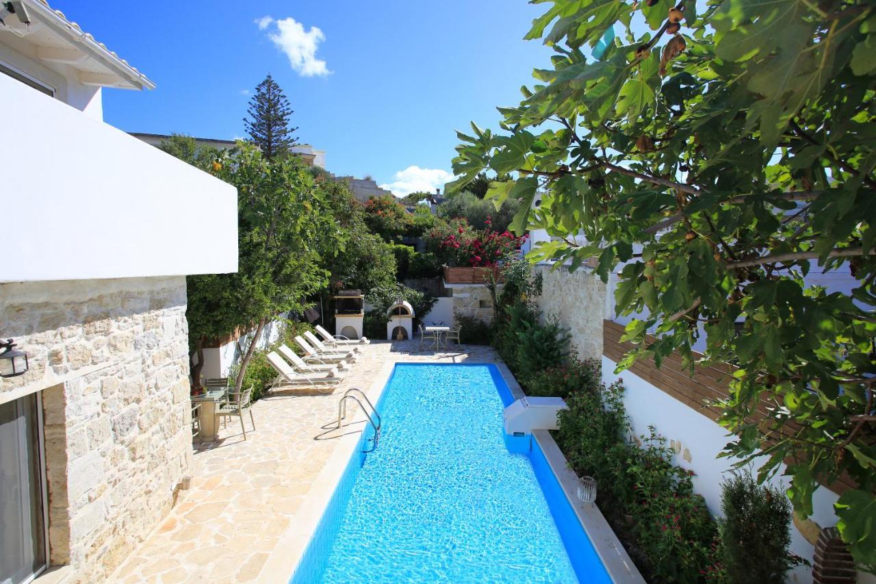 Villa Oasis Kamilári Exterior foto