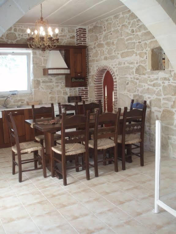 Villa Oasis Kamilári Exterior foto